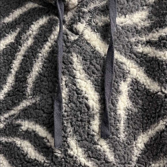 Cozy by Pink Rose Grey Zebra Print Hoodie Small - Picture 3 of 6